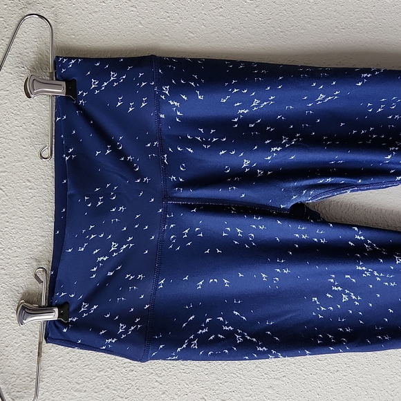 Fabletics ombre bird print leggings Define PowerHold High-Waisted Leggings - Picture 2 of 10